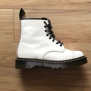 Dr. Martens 1460 Bex Toe Cap Made in England